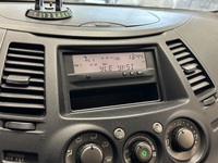 Mitsubishi Grandis vaihtoauto