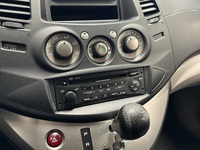 Mitsubishi Grandis vaihtoauto