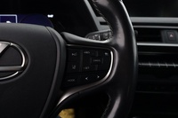Lexus UX vaihtoauto