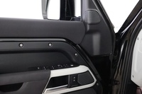 Land Rover Defender vaihtoauto