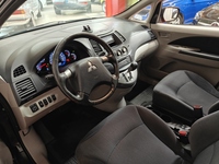 Mitsubishi Grandis vaihtoauto