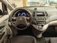 Mitsubishi Grandis vaihtoauto