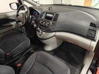 Mitsubishi Grandis vaihtoauto