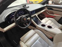 Porsche Taycan vaihtoauto