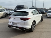 Alfa Romeo Stelvio vaihtoauto