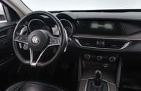 Alfa Romeo Stelvio vaihtoauto