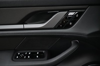 Porsche Taycan vaihtoauto