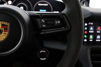Porsche Taycan vaihtoauto