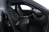 Porsche Taycan vaihtoauto