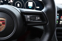 Porsche Taycan vaihtoauto