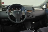 Nissan Tiida vaihtoauto