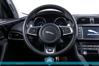 Jaguar F-PACE vaihtoauto
