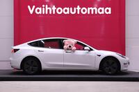 Tesla Model 3 vaihtoauto