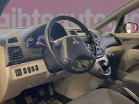 Mitsubishi Grandis vaihtoauto