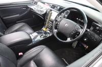 Toyota Crown vaihtoauto