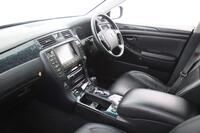 Toyota Crown vaihtoauto