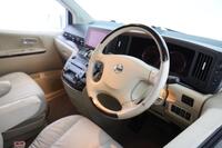 Nissan Elgrand vaihtoauto