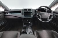 Toyota Crown vaihtoauto