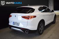 Alfa Romeo Stelvio vaihtoauto