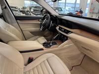 Alfa Romeo Stelvio vaihtoauto