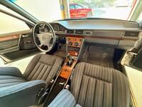 Mercedes-Benz 220 vaihtoauto