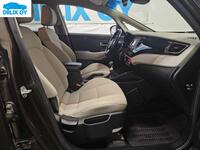 Kia Carens vaihtoauto