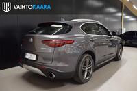 Alfa Romeo Stelvio vaihtoauto
