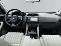 Jaguar F-PACE vaihtoauto