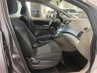 Mitsubishi Grandis vaihtoauto