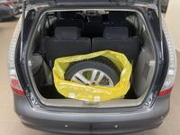 Mitsubishi Grandis vaihtoauto