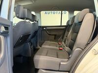 Volkswagen Touran vaihtoauto