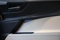 Jaguar XE vaihtoauto