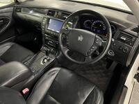 Toyota Crown vaihtoauto