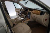 Jaguar X-Type vaihtoauto