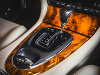 Jaguar XJR vaihtoauto