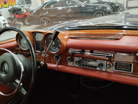 Mercedes-Benz 220 vaihtoauto