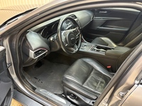 Jaguar XE vaihtoauto