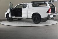 Toyota Hilux vaihtoauto