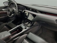 Audi Q8 e-tron vaihtoauto