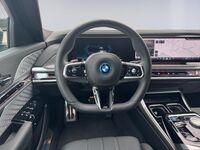 BMW i7 vaihtoauto