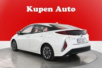 Toyota Prius PHEV vaihtoauto