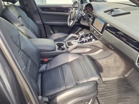 Porsche Cayenne vaihtoauto