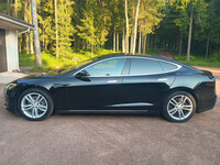 Tesla Model S vaihtoauto