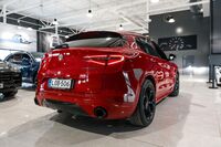 Alfa Romeo Stelvio vaihtoauto