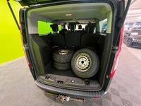 Ford Tourneo Custom vaihtoauto