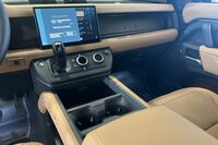 Land Rover Defender vaihtoauto