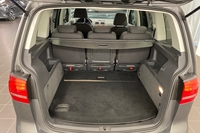 Volkswagen Touran vaihtoauto