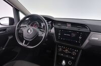 Volkswagen Touran vaihtoauto