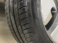 Hyundai IONIQ hybrid vaihtoauto