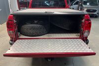 Toyota Hilux vaihtoauto
